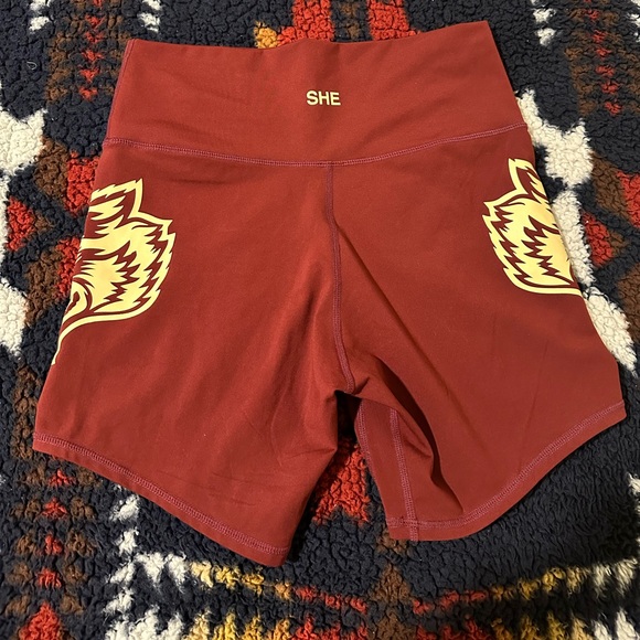 Medium Darc SHE shorts only worn once - Picture 3 of 3